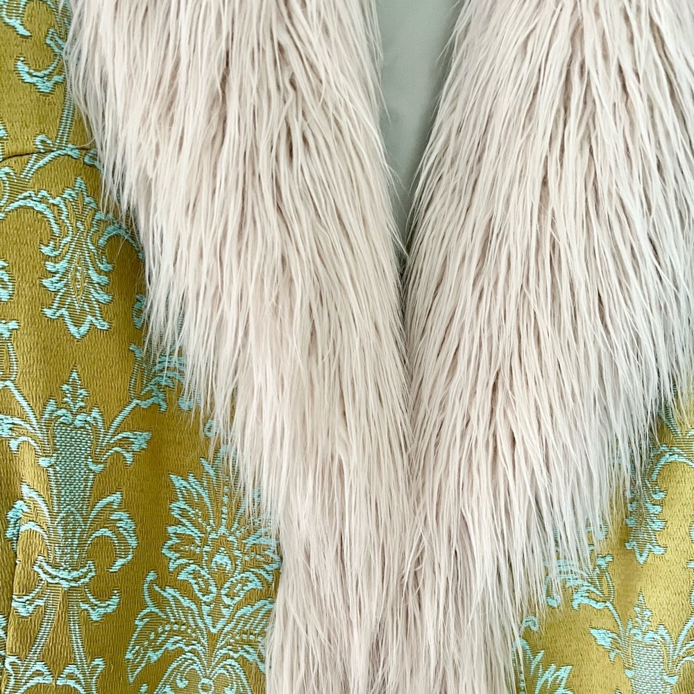 Spell & The Gypsy Collective Anastasia Brocade Faux Fur Coat M/L **never worn** - Picture 5 of 6